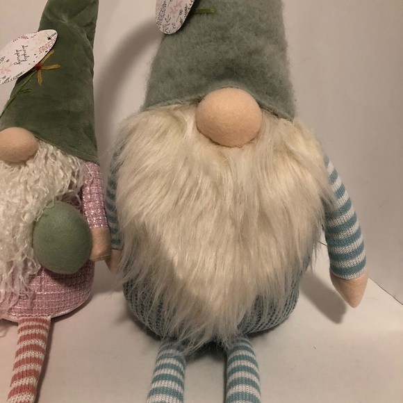 Neutral large sitting Easter Spring gnome pair - Picture 6 of 16